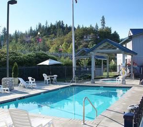 Edgewater Inn - Shady Cove, OR