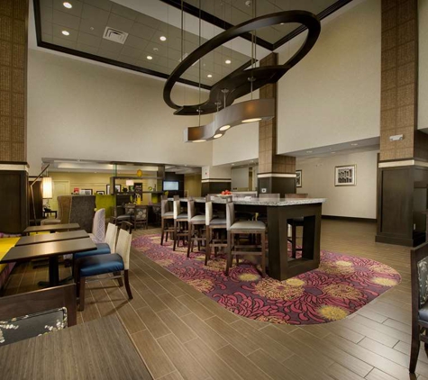 Hampton Inn & Suites Buffalo Airport - Cheektowaga, NY