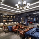 Quadrant Bar & Lounge - Taverns