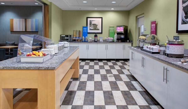 Hampton Inn Suites Sarasota/Bradenton Airport - Sarasota, FL