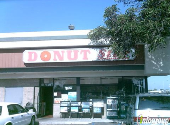 Donut Star - Fullerton, CA