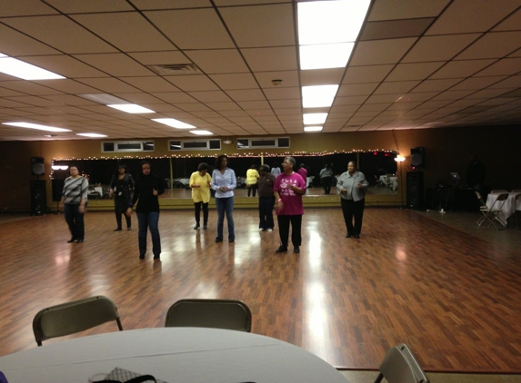 Ez-Glide Dance Studio - Romulus, MI