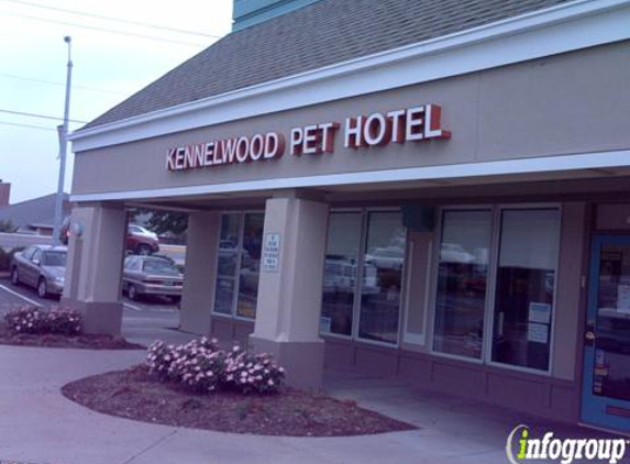 Kennelwood Pet Resort - Chesterfield, MO