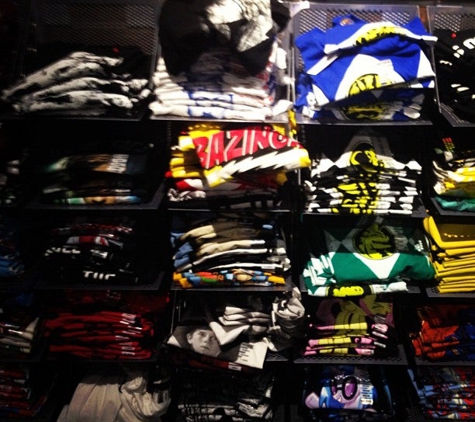 Hot Topic - Virginia Beach, VA