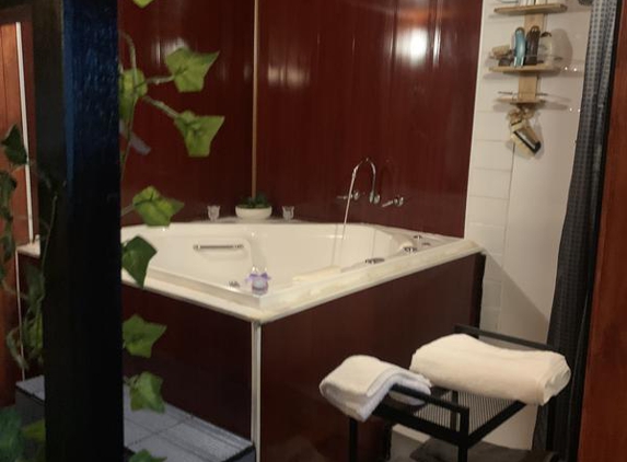 O HOT A Spa & Sauna Retreat - Mount Eliza, VIC