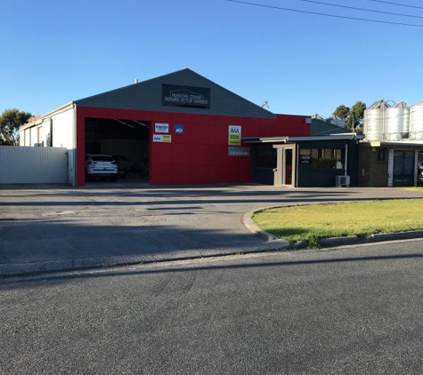 Parkers Paint & Panel Repairs - Victor Harbor, SA. shop front