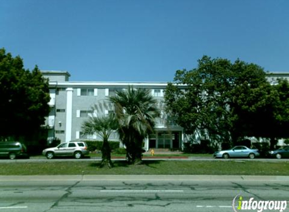 Colonial House Apartments - Los Angeles, CA