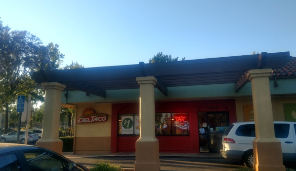 Del Taco - Rancho Cucamonga, CA