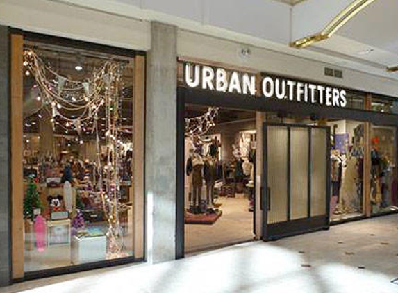 Urban Outfitters - Bethesda, MD