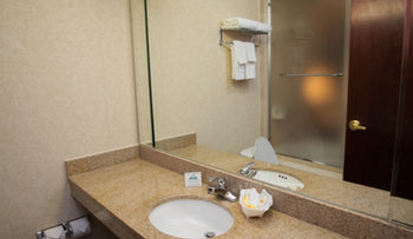 Days Inn by Wyndham Jamaica / JFK Airport - Jamaica, NY