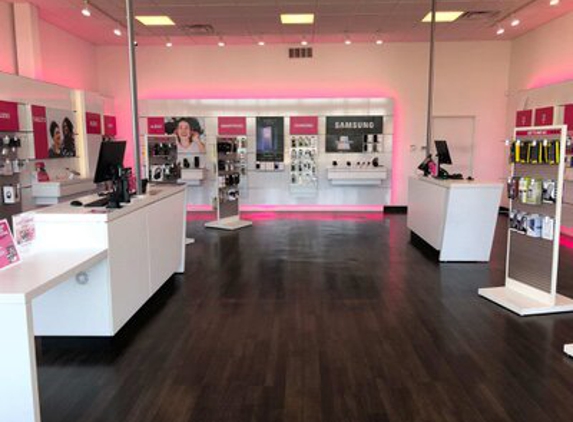 T-Mobile - Lansing, MI