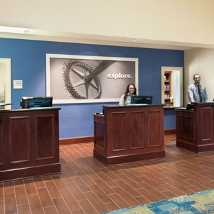 Hampton Inn & Suites Orlando Airport @ Gateway Village - Orlando, FL