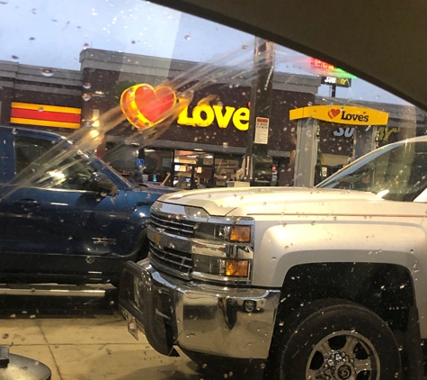 Love's Travel Stop - Sanders, KY