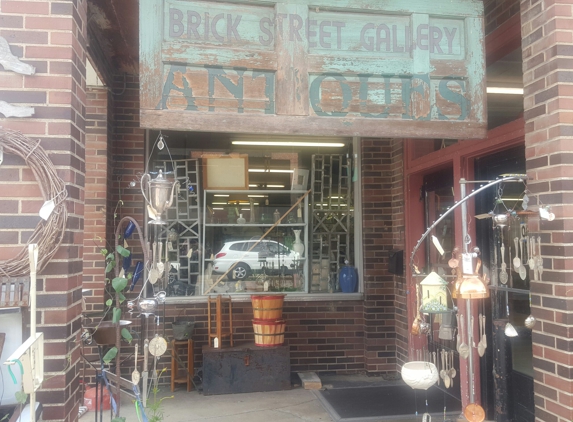 Brick Street Gallery - Cape Girardeau, MO. It's a Beautiful Day here at Brick Street Gallery!