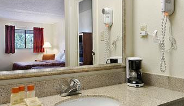 Days Inn by Wyndham Middleburg Heights - Cleveland, OH