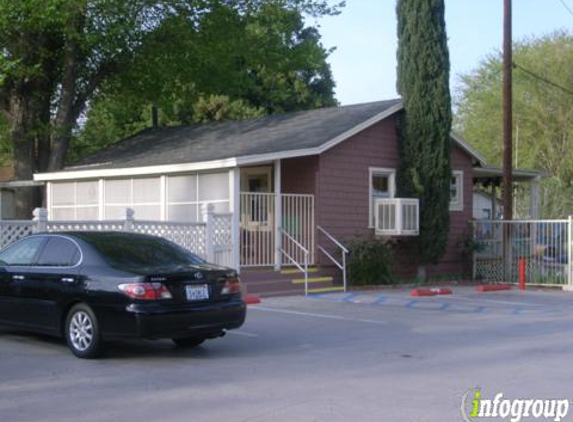 Village Country Day Pre School - Newhall, CA