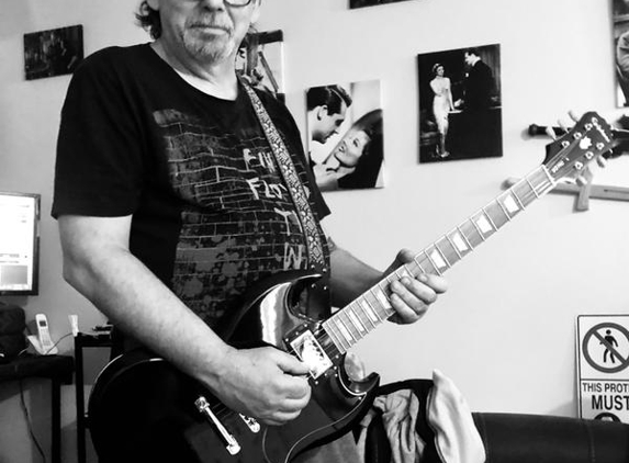 Studio 19 Rentals - Somerton Park, SA. Always wanted a SG PRO . Thank you studio 19 now I do..
