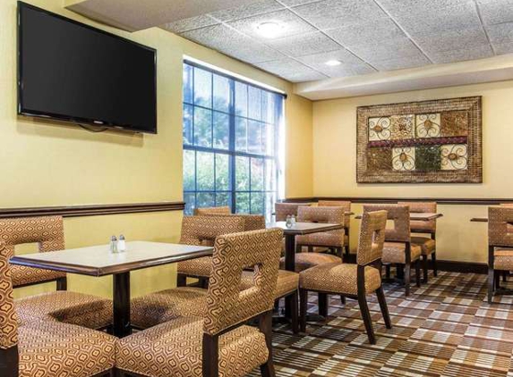 Comfort Inn & Suites Ballpark Area - Smyrna, GA