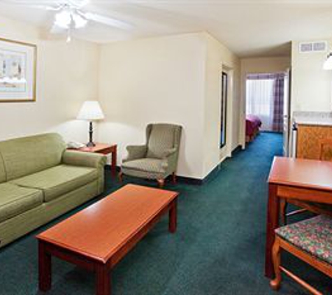 Country Inns & Suites - Hiram, GA