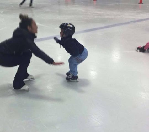 Ice Box Skating Rink - South Bend, IN. Learn to skate at Ice Box Skating Rink South Bend Indiana.