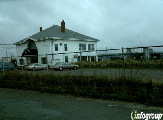 Point of Pines Yacht Club - Revere, MA