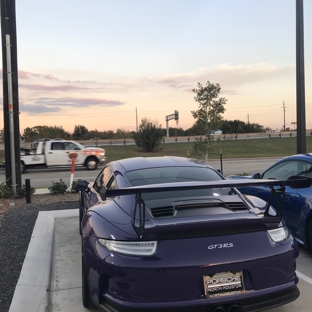 Porsche North Houston - Houston, TX