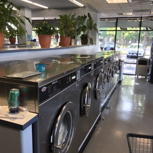 Susie's Washtime - Sacramento, CA