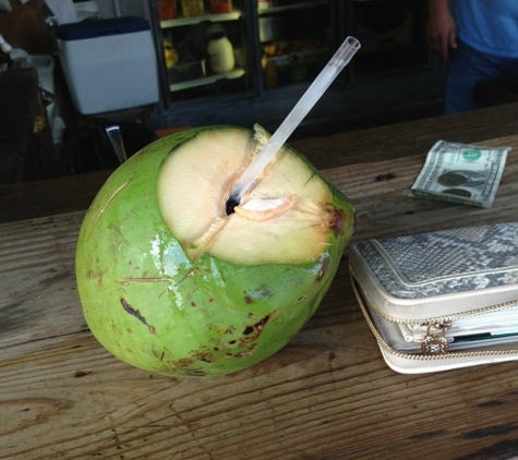 Los Pinarenos Fruteria - Miami, FL