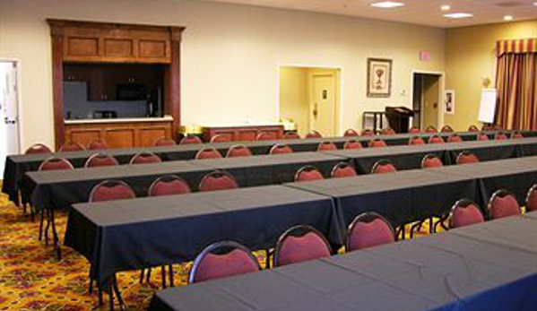 Ashmore Inn & Suites - Lubbock, TX