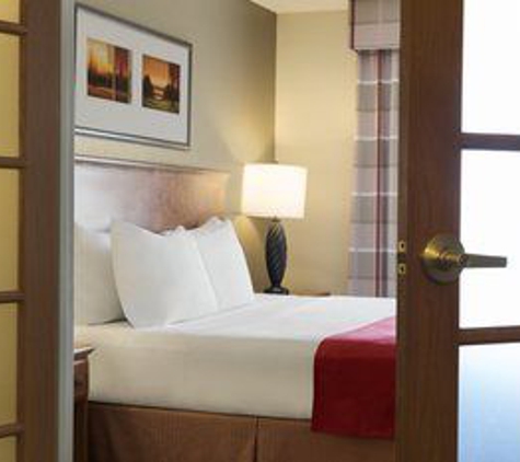 Country Inns & Suites - Davenport, IA