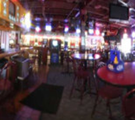 Hotshots Sports Bar & Grill - Saint Louis, MO