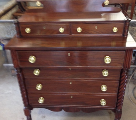 Manthey Furniture Refinishing - Waterbury, CT