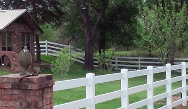 B.C.S. Vinyl Fence - Caldwell, TX