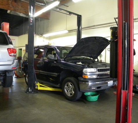 R & N Complete Auto Repair - La Puente, CA. Oil Change and Tune-Up