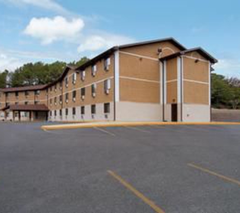 Super 8 by Wyndham Homewood Birmingham Area - Homewood, AL