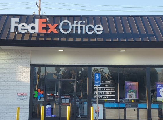 FedEx Office Print & Ship Center - Burbank, CA