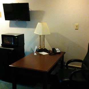 Pinewood Inn & Suites - Silsbee, TX