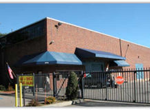 Syosset Self Storage - Syosset, NY