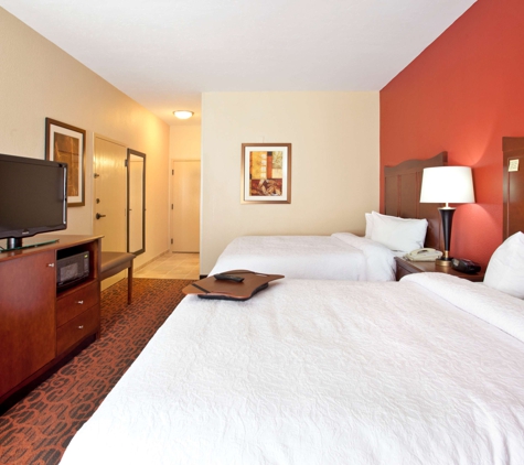 Hampton Inn & Suites El Paso-Airport - El Paso, TX