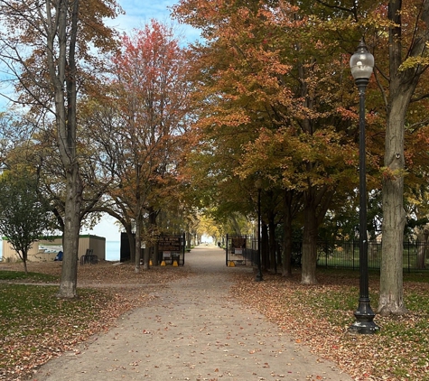 Milton Lee Olive Park - Chicago, IL