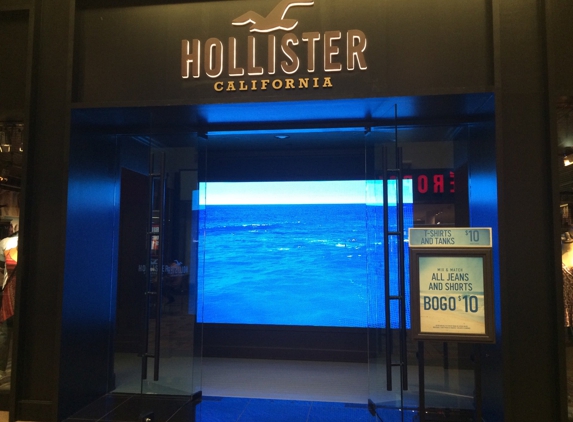 Hollister - El Centro, CA