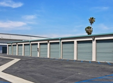 Laurel Canyon Self Storage - 10864 Laurel Canyon Blvd, San Fernando, CA