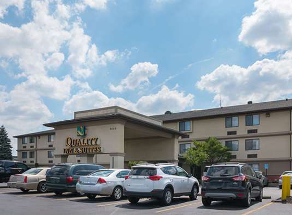 Quality Inn & Suites Detroit Metro Airport - Romulus, MI