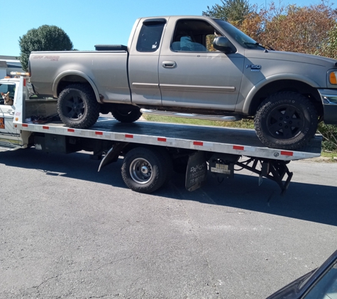 Marcus Bakers Towing - Danville, KY