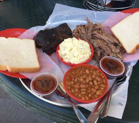 Stan's Bar-B-Q - Issaquah, WA