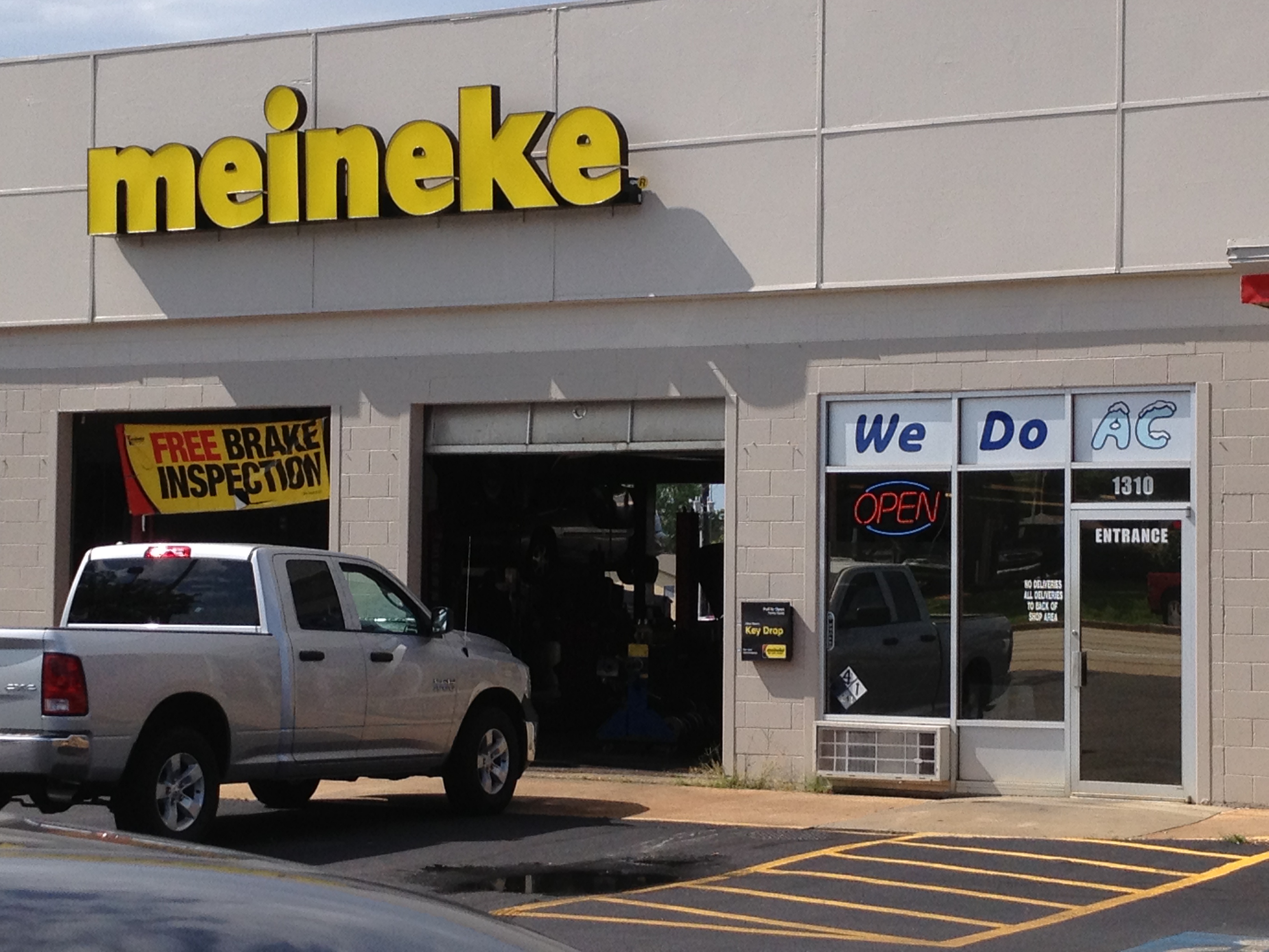 Meineke Car Care Center 1306 E Santa Fe St, Olathe, KS 66061 - YP.com