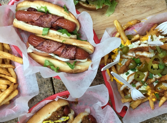 A1 Dogs & Burgers - Dearborn, MI