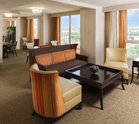 Sheraton Suites Market Center Dallas - Dallas, TX