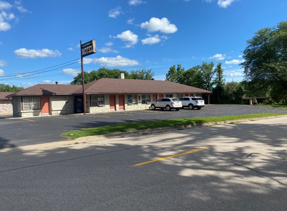 Glenview Motel - Dubuque, IA