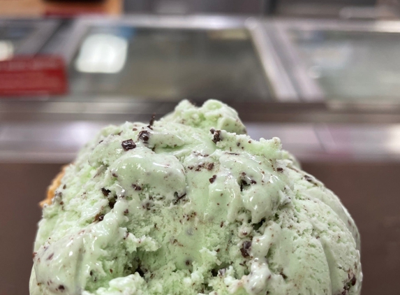 Braum's Ice Cream and Dairy Store - Richardson, TX